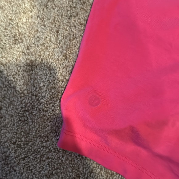 Sonic pink lululemon crescent tshirt tied shirt size 4 - Picture 2 of 3